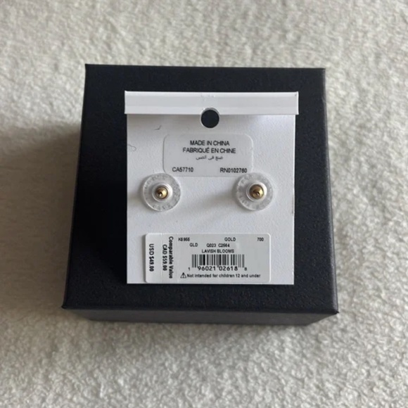 Kate Spade Pearl and Gold Leaf Earrings :: New - Picture 4 of 4